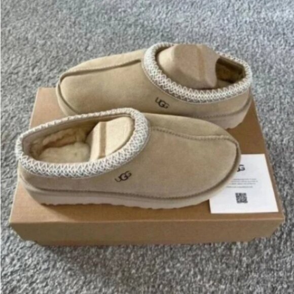 UGG Tasman Slipper Sand🔥 - Picture 3 of 5